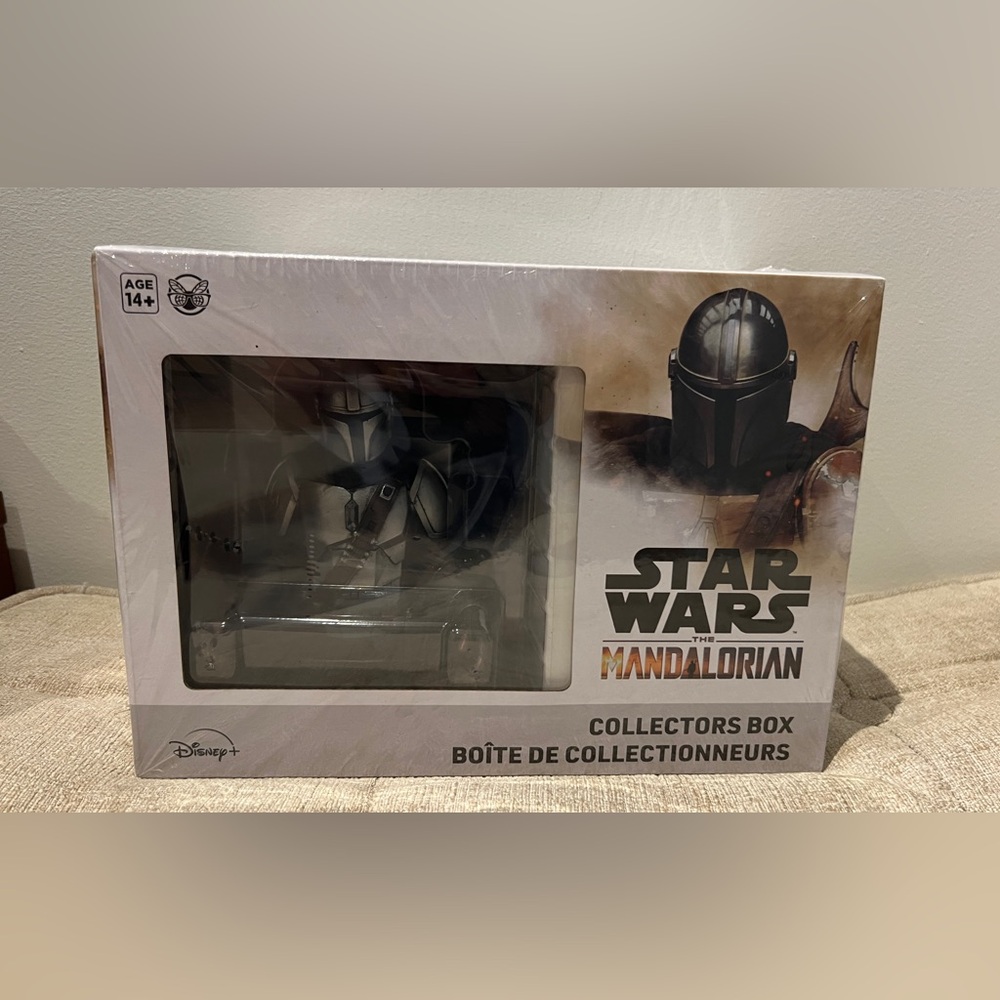 Star Wars The Mandalorian Collectors Box
